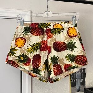 OMIGHTY tan cream pineapple tropical‎ fruit print high rise shorts